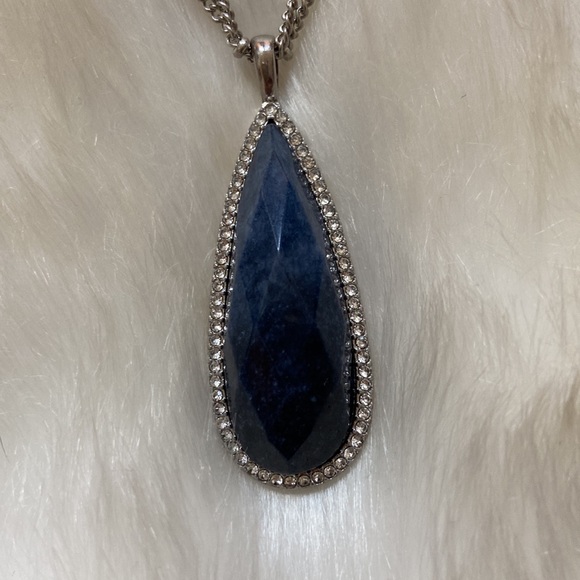 Longer style necklace with blue and sparkly stones pendant - Picture 2 of 4